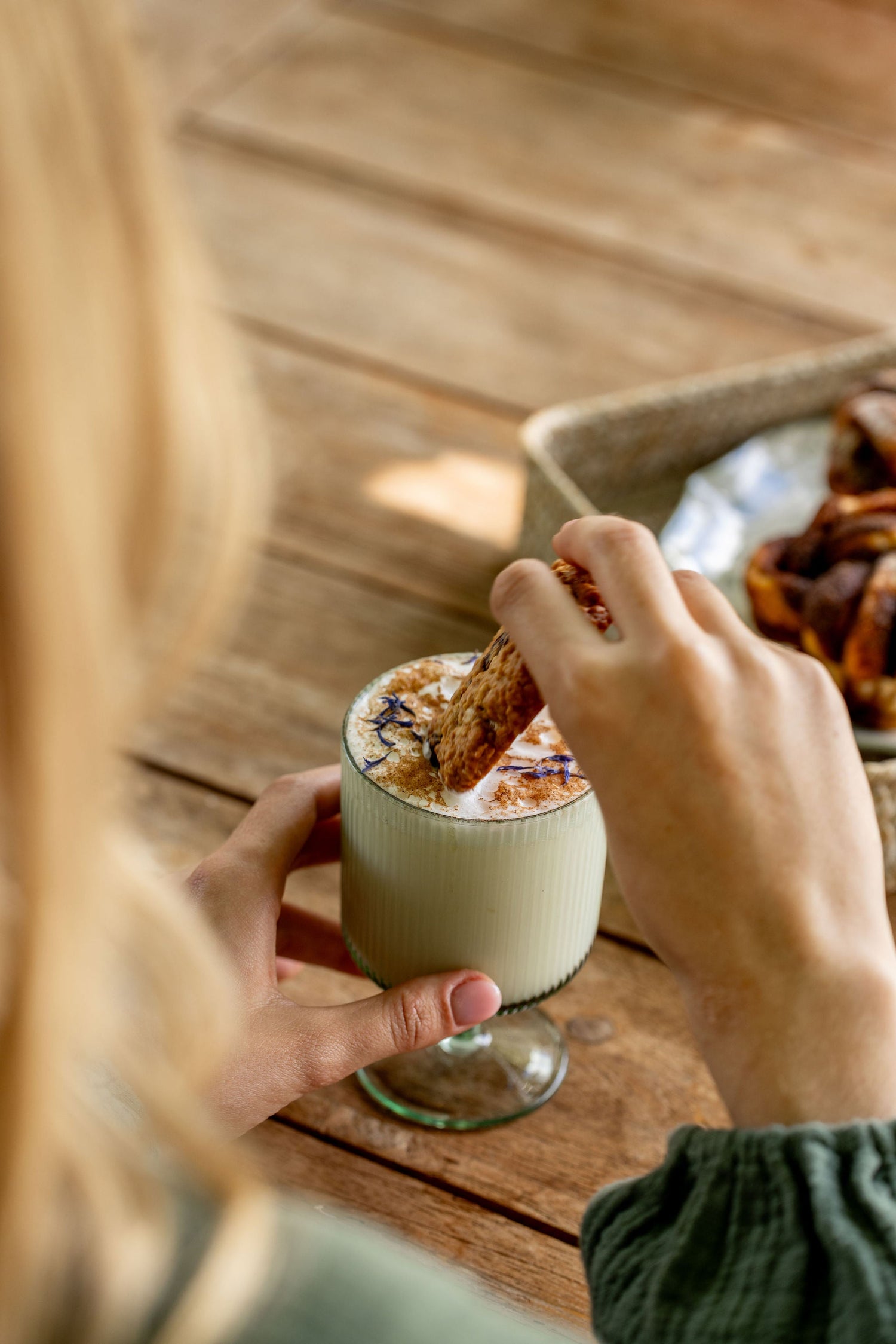 6 Hormone-Balancing Recipes for PCOS: Nourishing Breakfasts, Desserts & a Period-Regulating Chai